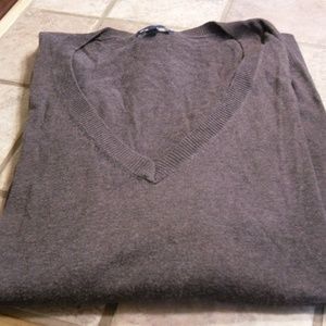 EUC Gap XL thin brown long sleeve v neck sweater